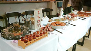 綠色餐飲前進馬祖!海島幌旅公司邀何佳穎、戴秀真、番紅花3位國內推動者來馬,與地方青年及餐飲業者面對面交流。(圖/文:曹重偉)