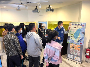 海巡署金馬澎分署與介壽國中小合辦海洋學生體驗營,展開為期三週海洋教育的序曲。(圖:金馬澎分署第一○岸巡隊)