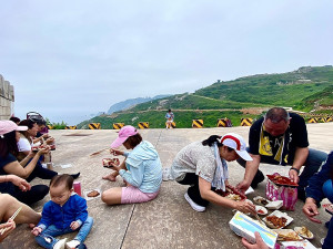嚮往東引的20位旅人,捨棄馬祖四鄉五島走透透的趕集式行程,用三天時間「走讀」東引,享受真正慢遊的旅行。(圖/文:陳其敏)