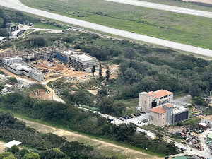 　塘岐興安專案與社福大樓間仍保有大片空地，可提供未來地方建設發展用地需求的選項之一。（圖／文：陳鵬雄）