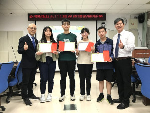 　介壽國中小辦理111學年度課程博覽會，表揚通過英語檢定學生。（圖／文：吳嘉榮）