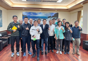 　縣長王忠銘昨天上午接見7位新進同仁，允諾盡快解決居住問題，讓大家免於後顧之憂，全心全力為地方服務。（圖：連江縣政府）