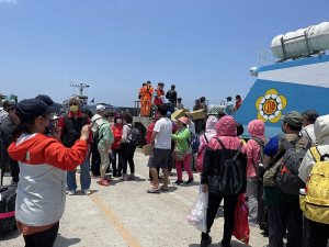 南竿往返莒光交通船,9日11:00航班臨時更改船隻、航程,影響遊客及鄉親行程。(圖/文:宋幸儒)