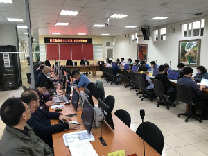 　縣府召開第10次主管週報，進行各單位業務報告，並由工務處分享跨域整合的工程案例。（圖／文：吳嘉榮）