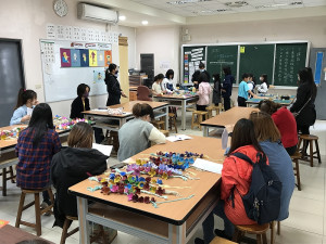 　仁愛國小9日舉辦課程博覽會，進行英文和藝文領域課程公開授課。（圖／文：吳嘉榮）