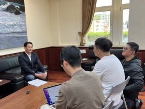縣長王忠銘9日接受《遠見》專訪。(圖/文:馮紹夫)