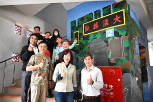 透過功夫扇連結肢體語言表達與互動的表演藝術課程,帶出的想像力澈底讓人領略跨領域美感課程活動的趣味和多元變化。(圖:馬祖日報社)