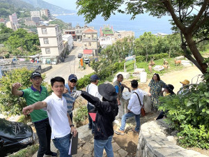 　北竿鄉代會16日繼續第二天鄉政考察議程，代表們在公所陪同下了解地方建設進度現況。（圖／文：陳鵬雄）