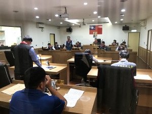 　南竿鄉代會第1天鄉政總質詢，鄉代們針對墓政業務、環境工作、獅子市場管理等多項議題提出質詢。（圖／文：吳嘉榮）