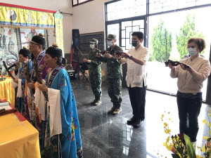 　縣府及馬防部20日舉行平安祈福法會，紀念英勇軍人的奉獻。（圖／文：吳嘉榮）