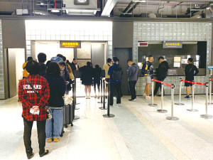 新臺馬輪25日長程首航　基隆現場出現排隊購票人潮