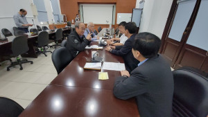 府會、立委23日拜訪協和電廠廠長盧景煌,盧景煌說明22日南北竿停電事故原因。