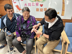 大同之家陳三妹女士94歲生日,縣長、鄉長前往祝壽。(圖/文:曹重偉)