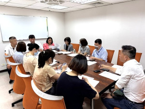 立委陳雪生、陳玉珍26日共同召開小三通入境禁止攜入活生鮮水產品會議。(圖:立委陳雪生辦公室)