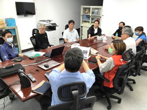 臺馬之星故障,縣長王忠銘緊急召開應變會議坐鎮指揮,責成相關單位儘速調查原因並向社會大眾說明。(圖/文:吳嘉榮)