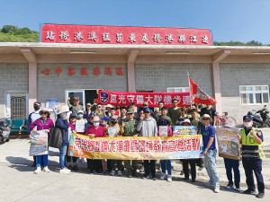 莒光鄉淨灘活動合影。(圖:林瑞和)