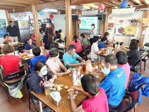 響應世界環境日,環資局4日上午舉辦綠色生活環境教育種子教師工作坊,邀資深環保署環境教育講師黃逸珊主講。(圖/文:曹重偉)