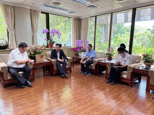 陳雪生拜會農委會主委陳吉仲談大陸漁工、淡菜進口等事宜。圖:立委陳雪生辦公室