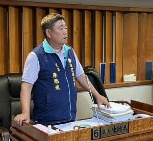 　議員陳貽斌進行縣政總質詢。（圖／文：馮紹夫）