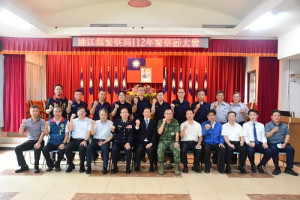 慶祝警察節,縣長王忠銘表揚今年度模範、績優警察人員、績優民防人員,肯定警方付出,今年遠見雜誌調查,警政更獲全國最高滿意度。(圖/文:曹重偉)