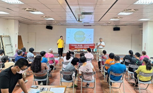 連江縣環資局續推自備環保杯及餐盒享優惠說明宣導,第二場次活動將於18日在北竿塘岐老人活動中心舉辦,鼓勵業者踴躍加入。(圖:連江縣環資局)