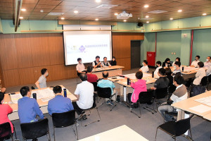 　縣府19日在民俗文物館舉辦112年副主管策勵營，由縣內副局處長、科長參訓。副縣長陳冠人期許，一起為馬祖接下未來的重擔。（圖／文：曹重偉）