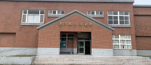 終於盼到游泳池開放孩子們開心享受戲水樂趣。(圖/文:林冰芳)