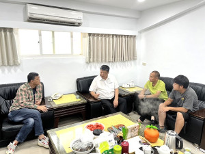 北竿所會首長針對靶場遷移及機場航班等議題,23日向立委陳雪生表達地方訴求。(圖/文:陳鵬雄)