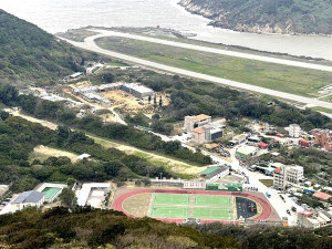 　塘岐靶場周邊空地是北竿僅存可重新規劃發展的大平地，地方民代建議及早推動都市計畫檢討。（圖／文：陳鵬雄）