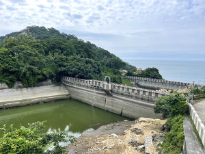 　午沙中興水庫上下壩因上游水路被截，近年來蓄水功能已大幅下降。（圖／文：陳鵬雄）