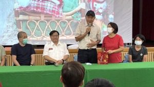 消防人員鬼門關前搶人,陳姓鄉親6月28日無後遺症康復出院;5日在家人陪同下,專程至消防局感謝全體消防人員的付出。(圖:連江縣消防局)
