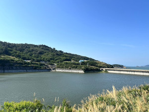 馬祖目前水情穩定,自來水廠提醒鄉親及旅遊業者、遊客仍需節約用水。(圖/文:馮紹夫)