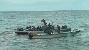 海巡署艦隊分署馬祖海巡隊4月起結合特勤能量執行威力掃蕩,成功遏阻陸船越界。(圖:馬祖海巡隊)