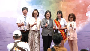 2023總統教育獎7日於總統府舉行頒獎典禮,連江縣由介壽國中小國中部九年級學生林恩彤獲得殊榮。(圖:教育部提供)