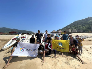 　運動i台灣2.0北竿場獨木舟活動，8日起一連2天在后澳前港沙灘舉辦。（圖／文：陳鵬雄）