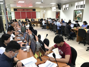 　縣府召開第13次主管週報，進行各單位業務報告，說明各項工作推動情況。（圖／文：吳嘉榮）
