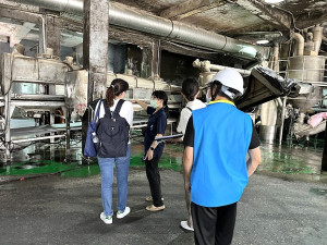 近期高溫炎熱,為加強戶外工作者熱危害預防,縣府民政處持續辦理擴大稽查宣導。(圖:民政處)