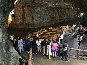 　馬祖島嶼嘉年華活動於北海坑道演出，為觀眾帶來了一場別具特色的音樂饗宴。（圖／文：吳嘉榮）