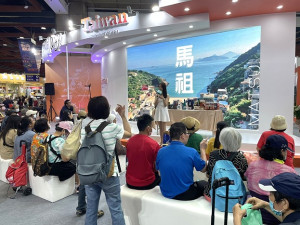 2023台灣美食展7日圓滿閉幕,觀光局副局長林信任到攤位鼓勵,馬祖展館壓軸日登上台灣好風way館主舞台推廣馬祖觀光旅遊。(圖:馬管處)