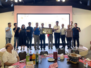 北竿鄉各界慶祝父親節,模範父親高文清接受各界表揚。(圖/文:陳鵬雄)