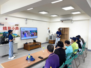 　東海大學橋見小路團隊配合水保署訪視，9日在橋仔村進行駐村成果發表會。（圖／文：陳鵬雄）
