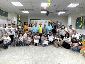 　北竿公托19日舉辦第2屆畢業典禮，家長及各界貴賓一起分享成長喜悅。（圖／文：陳鵬雄）