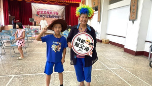 連江縣112年祖父母節慶祝活動第二場西莒登場,祖孫攜手參與,強化家庭凝聚力。(圖/文:宋幸儒)