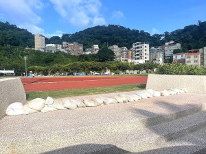 天文大潮今、明兩日可能引發各港區海水倒灌,福澳港完成防海水倒灌整備。(圖:縣府)