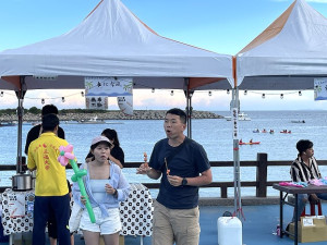 　塘岐馬鼻灣水上活動結合岸上市集，妥善規劃能成為北竿觀光遊憩新亮點。（圖／文：陳鵬雄）
