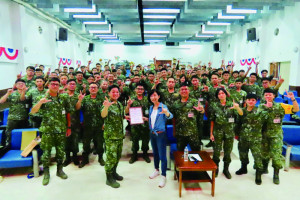 北高守備大隊官兵與講師實施合影。（圖：陸柏薰）