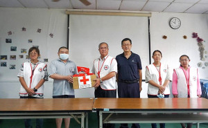 秋節前夕,紅十字會馬祖支會由會長陳書建等一行前往連江分監關懷受刑人,期勉大家充實自我,將來回饋社會。(圖:紅十字會馬祖支會)