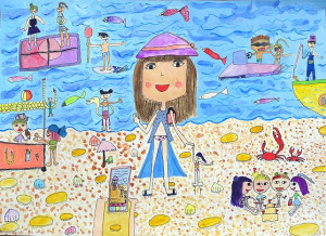 　東引國中小五年級唯一學生林芷琦，個性積極主動，學習能力強，今年6月以作品〈沙灘上的我〉獲得中華民國第54屆世界兒童畫展特優。（圖／文：陳其敏）