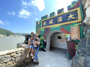 藝人劉伊心來馬祖拍攝台灣好行宣傳影片,馬祖風光與藝術島策展讓她留下深刻印象。(圖:劉伊心提供)