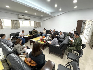 　加速推動北竿社會住宅，縣府參議劉德全12日召集相關單位北竿討論並現勘。（圖／文：陳鵬雄）